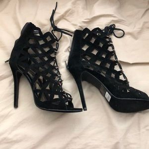 High heel cross stings heels